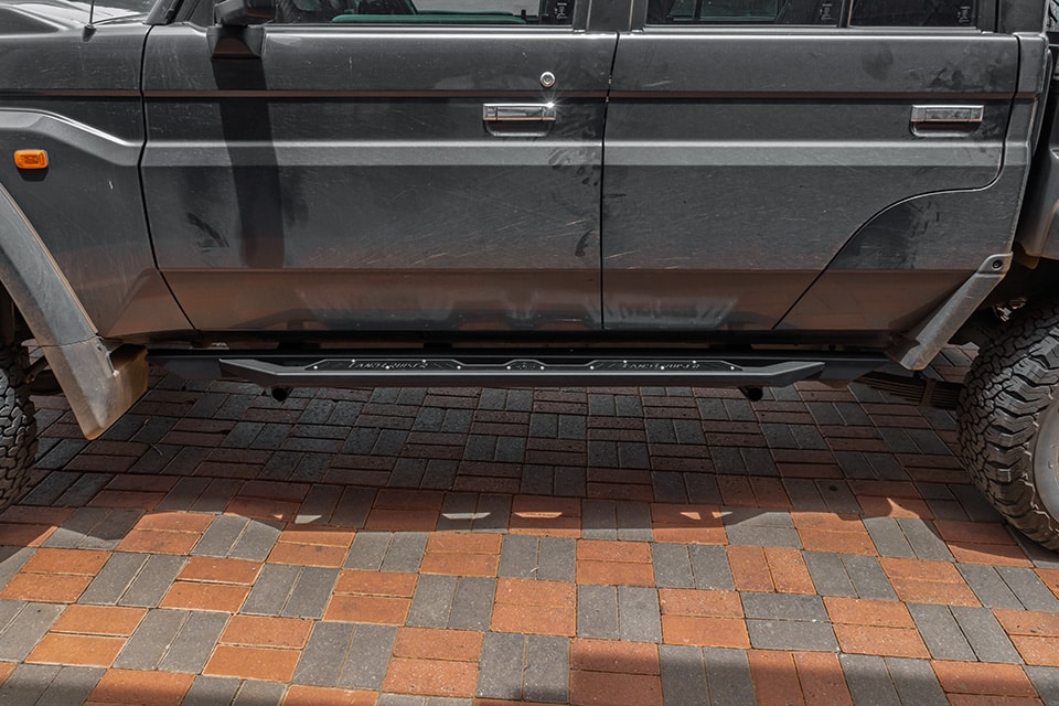 Land Cruiser Double Cab - V-Range Rocksliders 2 Land Cruiser Double Cab - V-Range Rocksliders