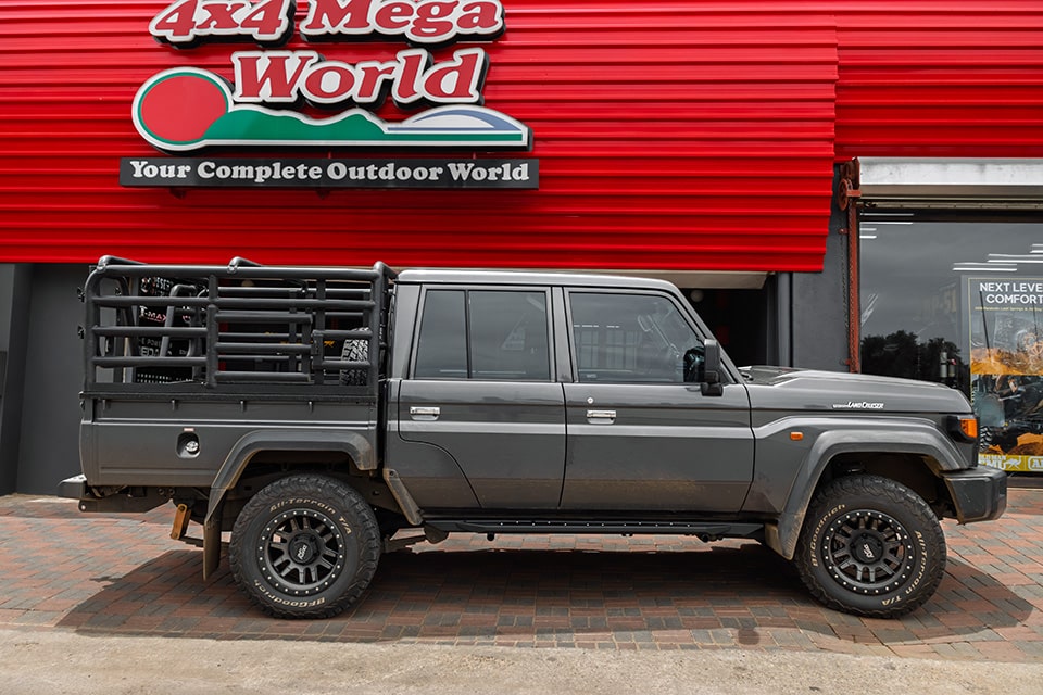 Land Cruiser Double Cab - V-Range Rocksliders 4 Land Cruiser Double Cab - V-Range Rocksliders
