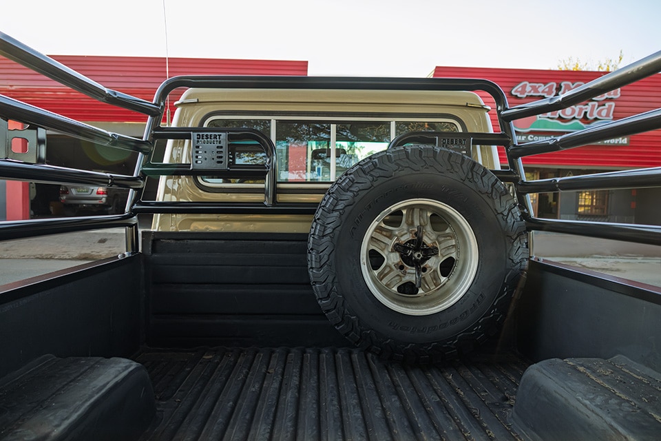 Standard Cattle Rail - Toyota Land Cruiser SC 3 Standard Cattle Rail - Toyota Land Cruiser SC